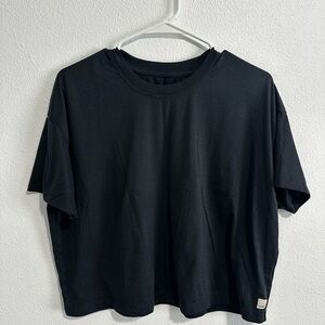 Vuori Black Short Sleeve Tee